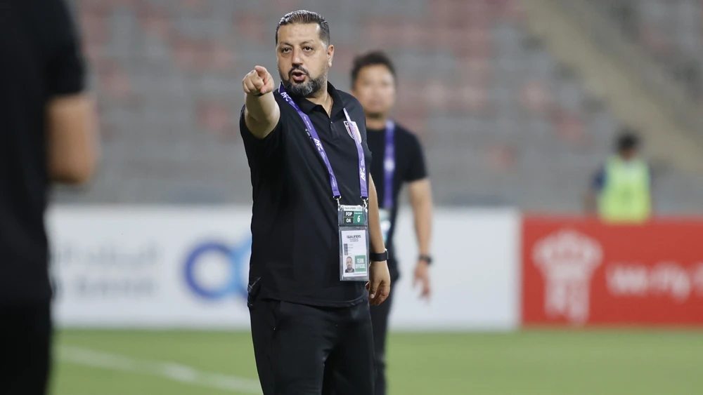 hlv-kim-sang-sik-noi-thang-noi-that-truoc-gio-tu-chien-jordan (1).jpg