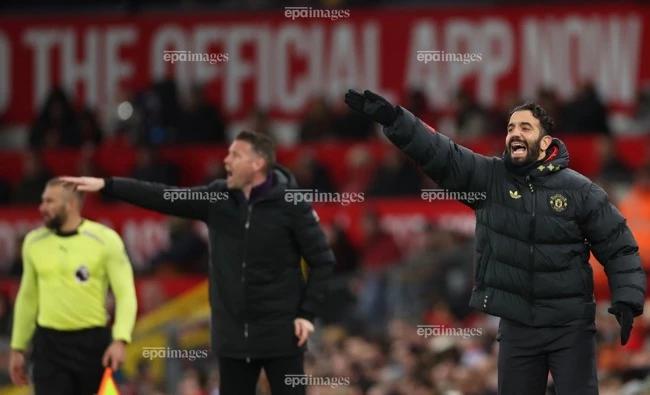 man-united-gay-chan-dong-sa-thai-amorim-solskjaer-san-sang-tro-lai (2).jpg