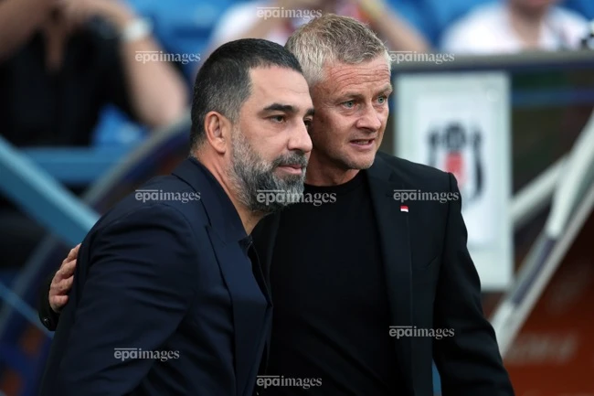 man-united-gay-chan-dong-sa-thai-amorim-solskjaer-san-sang-tro-lai (3).jpg