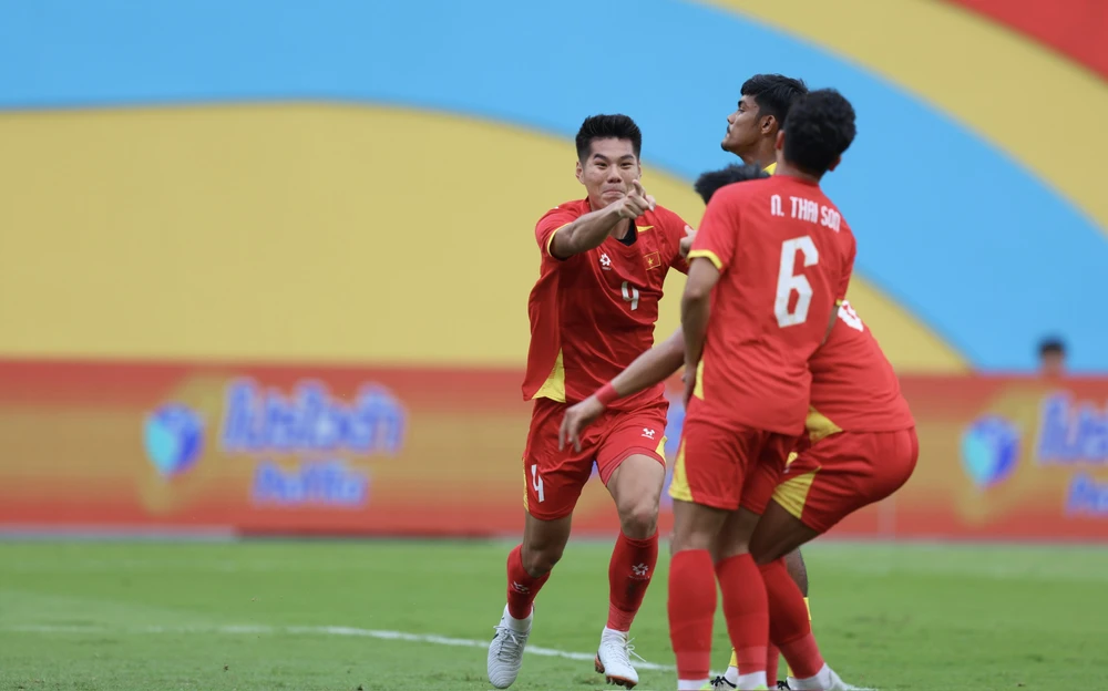 u-23-viet-nam-thang-soc-jordan-va-dau-an-kim-sang-sik (3).jpg