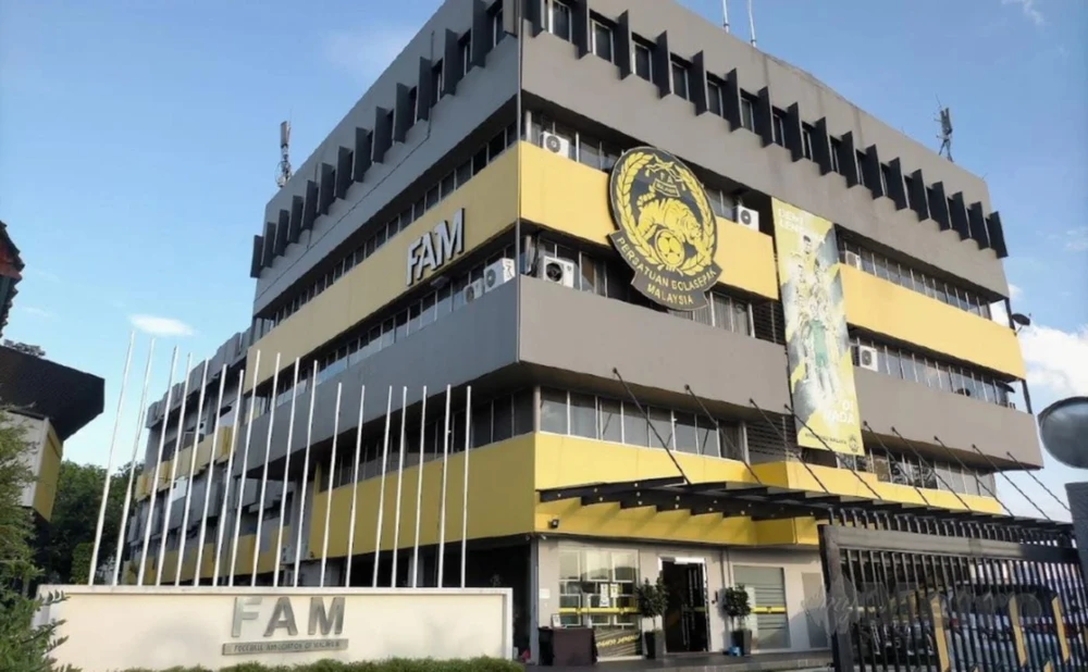 nong-quan-chuc-bong-da-malaysia-sap-tu-chuc-hang-loat (1).jpg