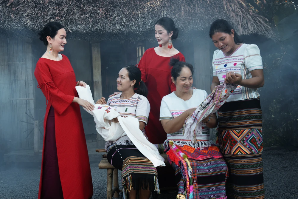 cuoc-hoi-sinh-day-cam-hung-cua-tho-cam-nguoi-ma (2).jpg