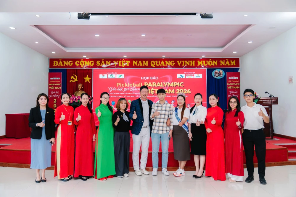 dien-vien-binh-minh-mang-xuan-yeu-thuong-cho-nguoi-khuyet-tat-dam-me-pickleball (3).jpg