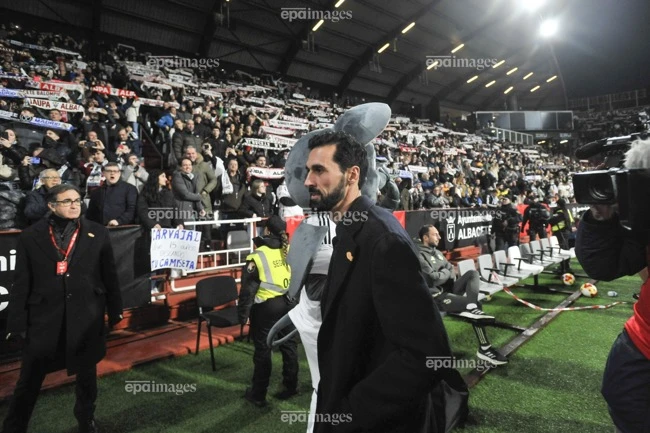 real-madrid-guc-nga-tan-hlv-arbeloa-bat-chuoc-mourinho-la-tu-sat (1).jpg