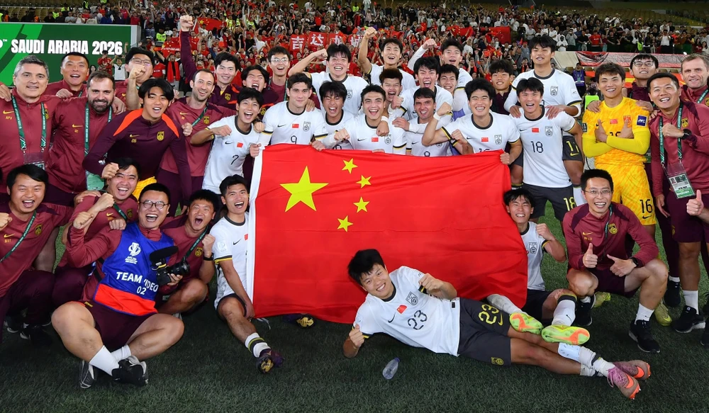 truyen-thong-han-quoc-noi-ro-phep-mau-kim-sang-sik-tat-ngam-u-23-viet-nam-vo-tran (5).jpg