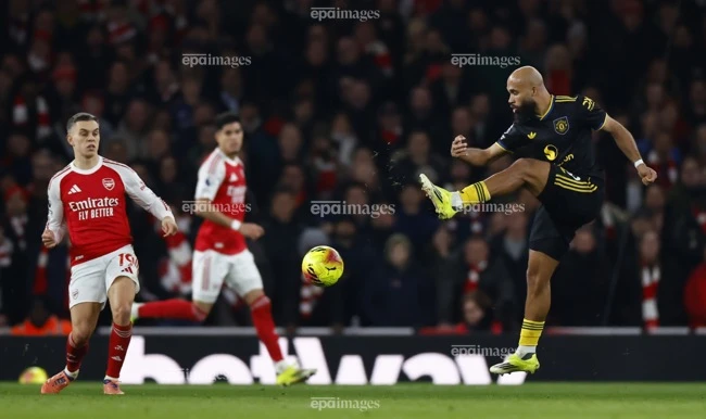 ly-do-mu-rong-cua-vo-dich-ngoai-hang-anh (2).jpg