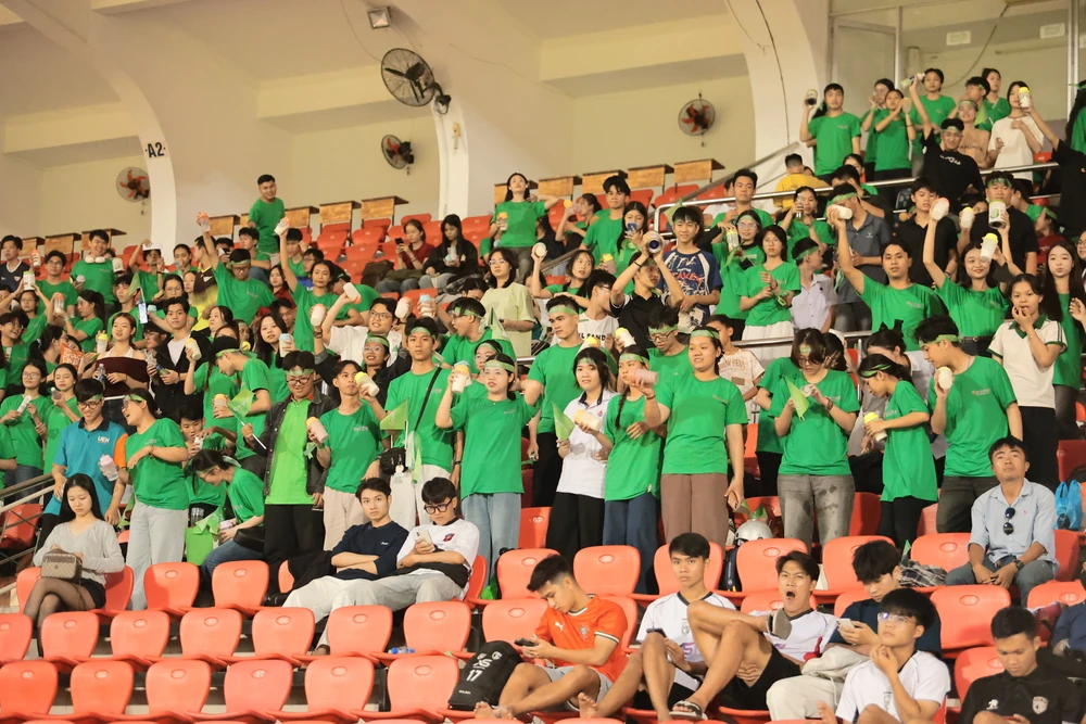 dau-sung-nghet-tho-ocb-hcm-dang-quang-care-for-viet-nam-cup-2026 (2).jpg