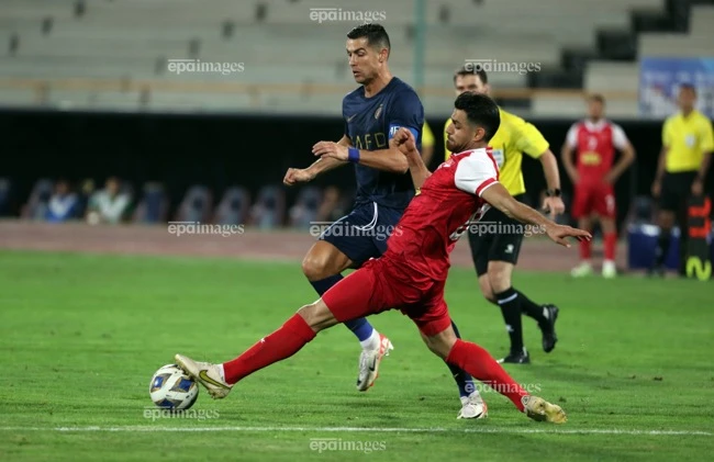 ronaldo-no-sung-nhu-may-1-000-ban-thang-khong-con-la-giac-mo-xa-voi (3).jpg