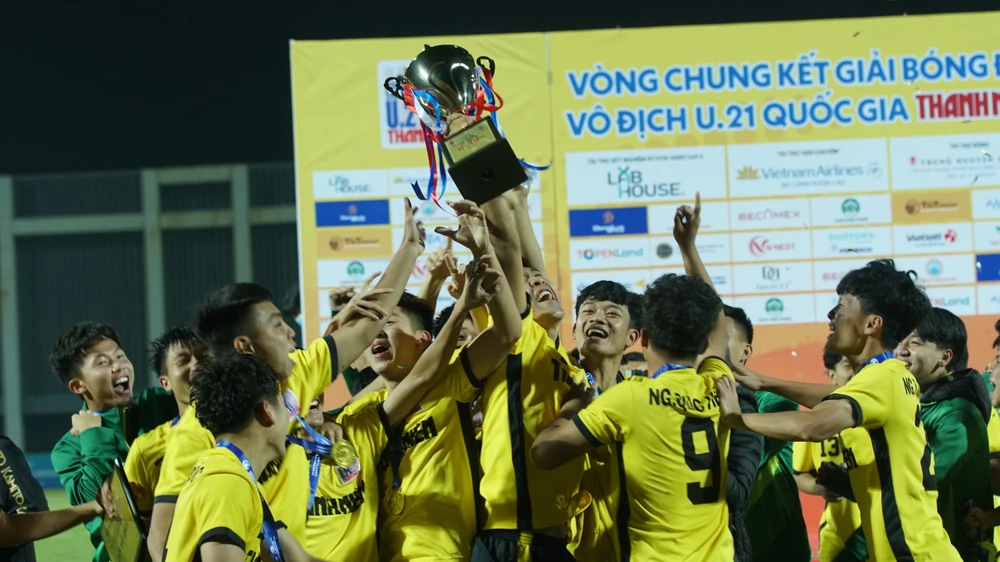 hoc-vien-bong-da-nutifood-san-tim-ngoc-tho-khap-viet-nam (3).jpg