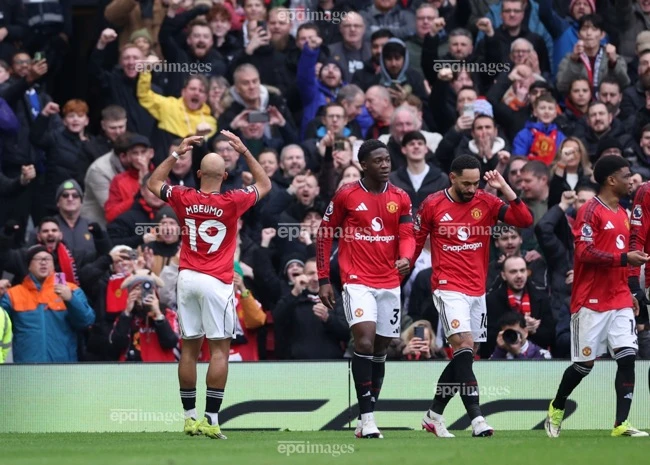 man-united-thoi-toi-can-khong-noi (1).jpg