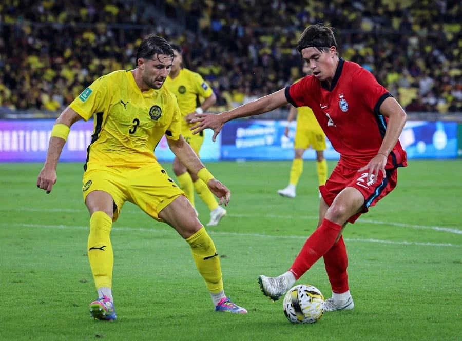 nong-dan-cau-thu-nhap-tich-malaysia-o-at-tro-lai-san-co (3).jpg