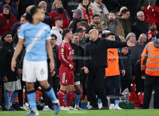 pep-guardiola-noi-gian-vi-tranh-cai-var (1).jpg