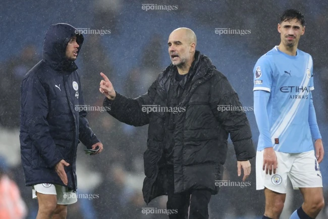 man-city-lap-ky-luc-khien-ca-nuoc-anh-choang-vang (1).jpg