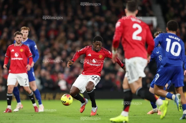 cau-thu-man-united-bang-hoang-fa-vao-cuoc-dieu-tra (4).jpg