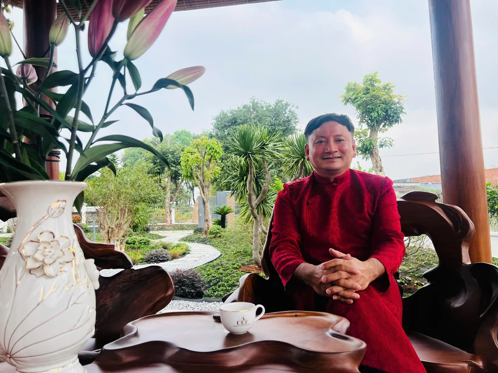 chuyen-xe-cuoi-nam-cua-idol-bong-da-phong-trao-gia-cat-dan-mach (3).jpg