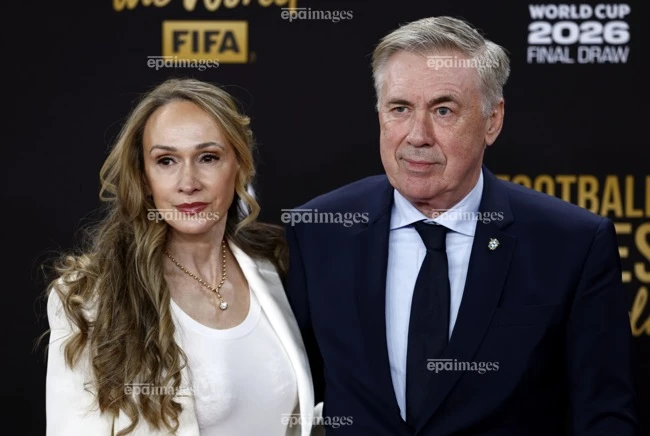 mu-gay-chan-dong-voi-hlv-moi-thay-the-carrick (2).jpg