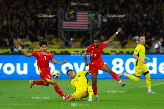 tin-vui-cho-tuyen-viet-nam-gay-rung-dong-lang-bong-malaysia (2).jpg