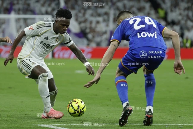 cu-soc-tai-bernabeu-real-madrid-guc-nga-barca-but-di (3).jpg