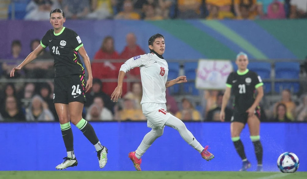 lo-dien-2-doi-tuyen-dau-tien-vao-tu-ket-asian-cup-iran-som-ve-nuoc (2).jpg