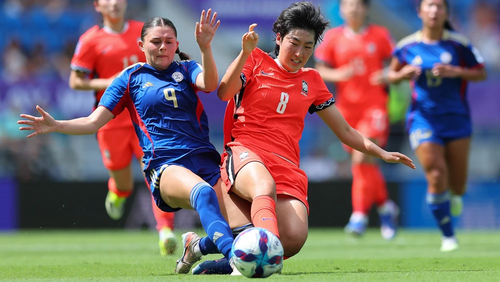 lo-dien-2-doi-tuyen-dau-tien-vao-tu-ket-asian-cup-iran-som-ve-nuoc (5).jpg