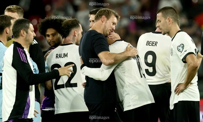 soc-mu-am-tham-chon-nguoi-thay-the-hlv-carrick (2).jpg