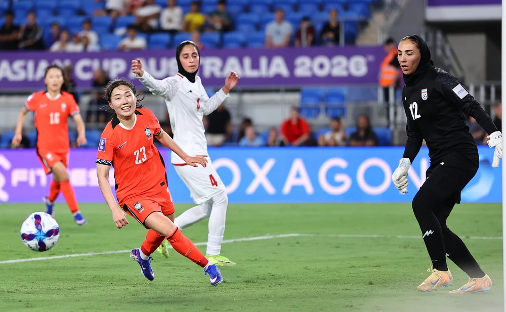 soc-5-tuyen-thu-iran-xin-ti-nan-o-uc-sau-khi-tu-choi-hat-quoc-ca (2).jpg