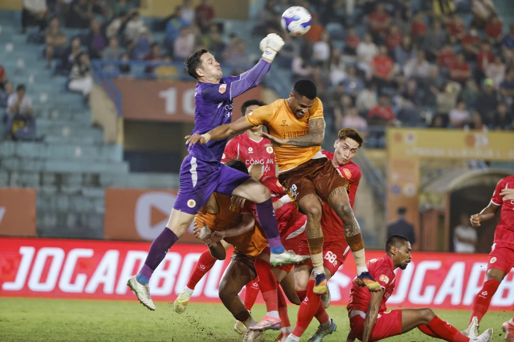 kho-can-clb-cong-an-ha-noi-vo-dich-v-league (3).jpg