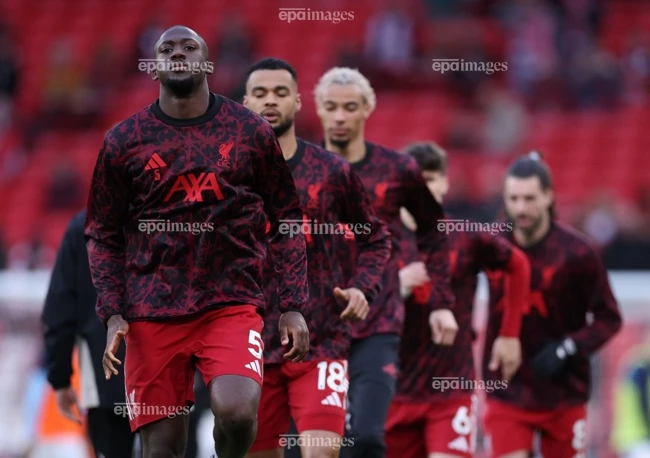 salah-va-hang-loat-tru-cot-chia-tay-liverpool (3).jpg