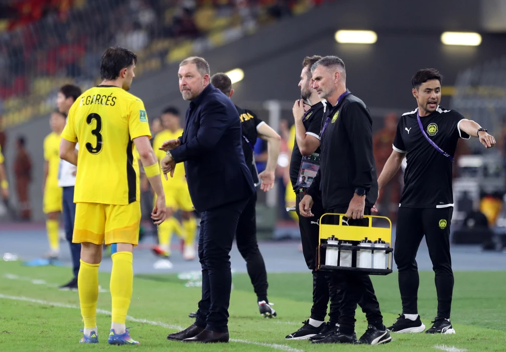 malaysia-mo-lat-nguoc-tinh-the-truoc-tuyen-viet-nam (4).jpg