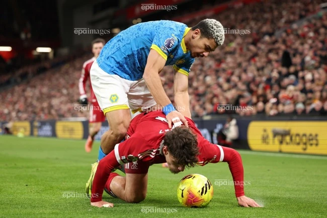 bruno-va-casemiro-thuc-ep-man-united-chieu-mo-ngoi-sao (1).jpg