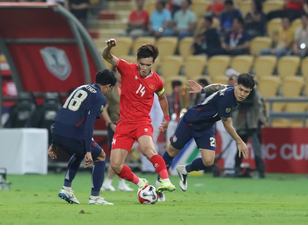 loi-va-hai-cho-cac-doi-tuyen-dong-nam-a-da-2-aff-cup-lien-tiep (5).jpg