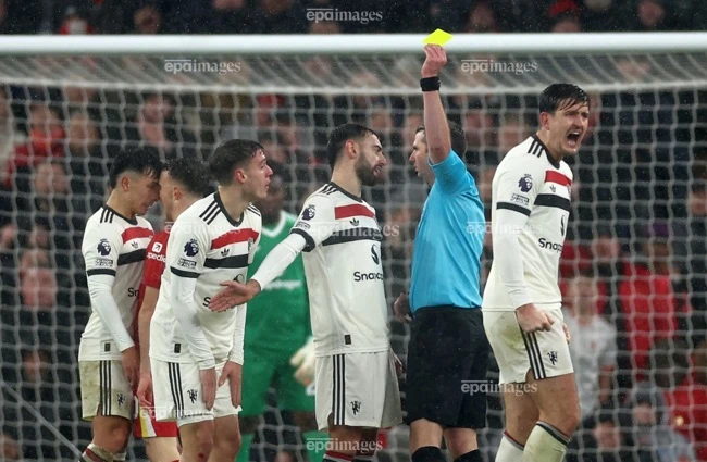 mu-phan-ung-manh-me-cach-giai-thich-ve-chiec-the-do-cua-maguire (2).jpg