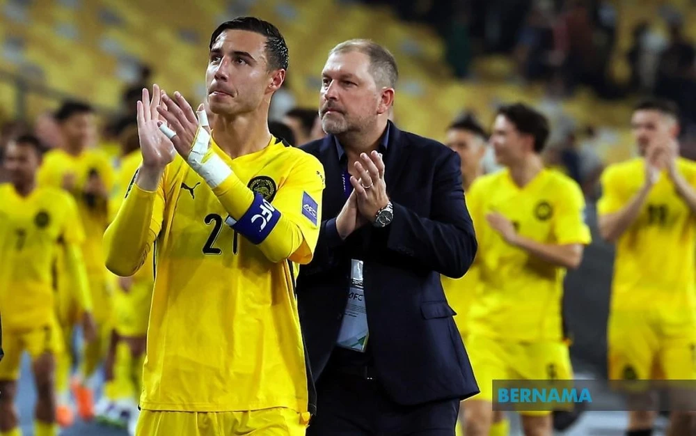 hlv-doi-tuyen-malaysia-lung-lay-ghe-nong-ngay-truoc-tran-tai-dau-viet-nam (1).jpg