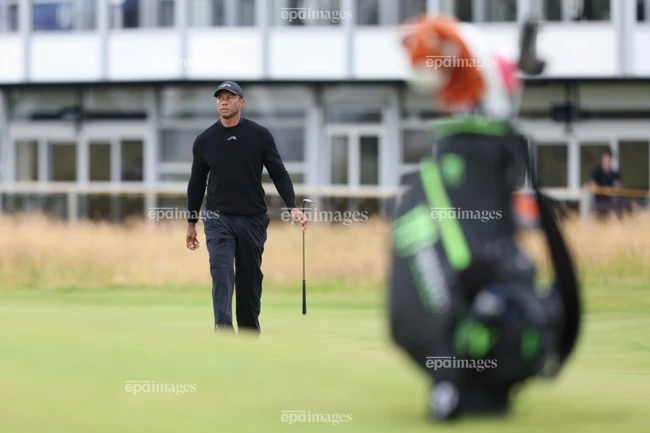 soc-sieu-sao-tiger-woods-bi-bat-sau-cu-lat-xe-kinh-hoang-o-florida (5).jpg