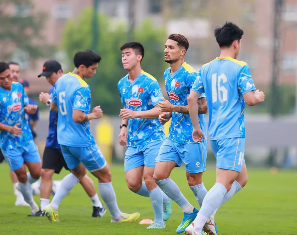 nguyen-xuan-son-tiet-lo-bat-ngo-o-tran-quyet-chien-malaysia (3).jpg