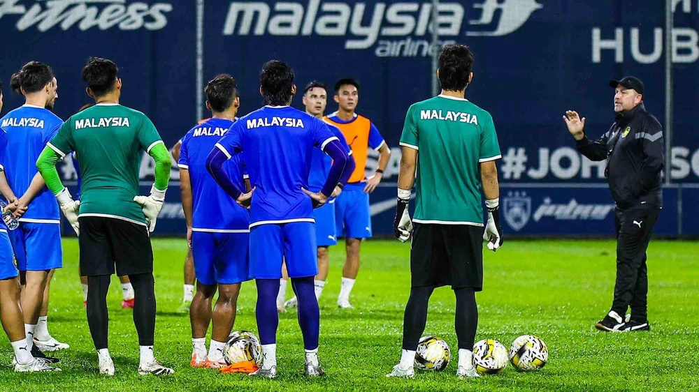 bi-loai-dau-don-malaysia-khong-buong-o-thien-truong (2).jpg