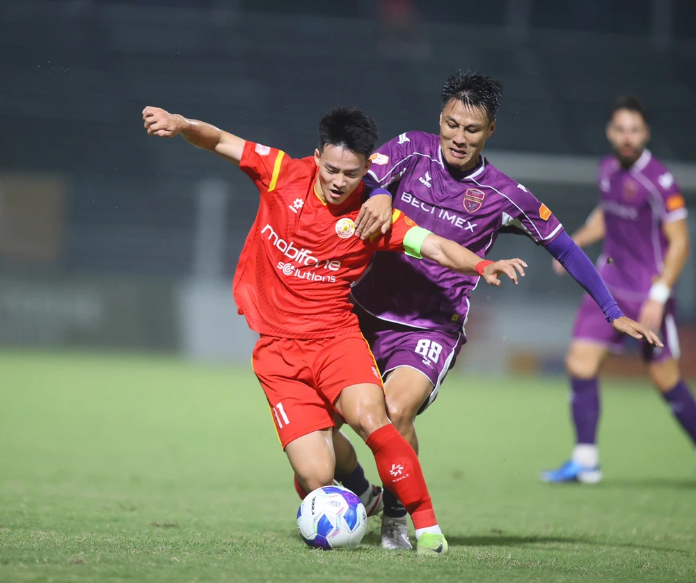 v-league-nong-ruc-cuoc-dua-sinh-ton-va-ngoi-vuong (1).jpg