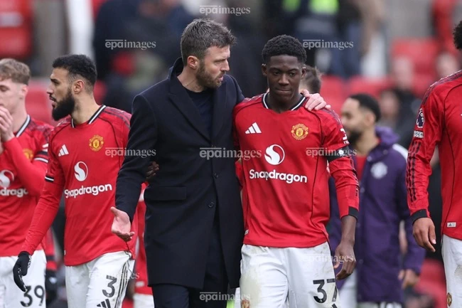 man-united-troi-chan-bau-vat (3).jpg