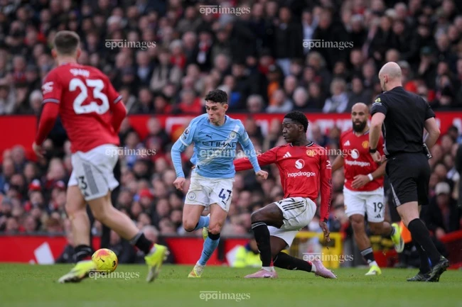 mu-cham-tay-vao-ve-champions-league-tottenham-lao-thang-xuong-hang (1).jpg