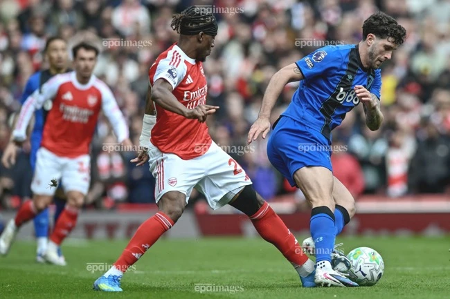 soc-man-city-de-qua-mat-arsenal-vo-dich-premier-league (1).jpg