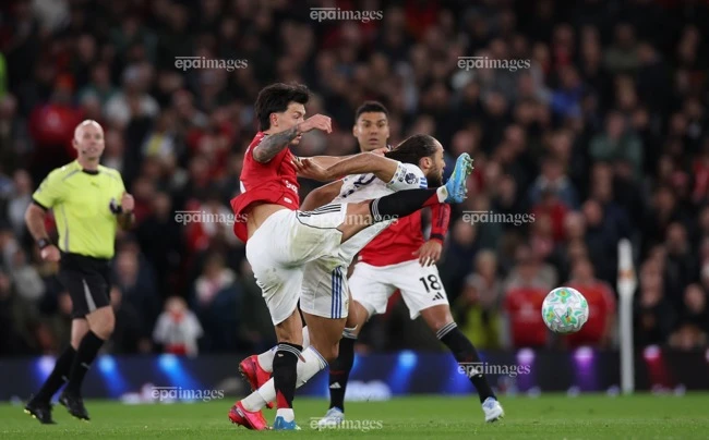 man-united-gap-khung-hoang-nghiem-trong (3).jpg