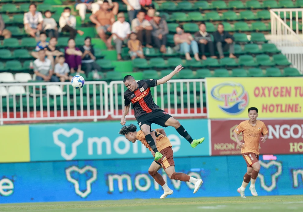 vong-19-v-league-ruc-lua-va-menh-lenh-phai-thang (1).jpg