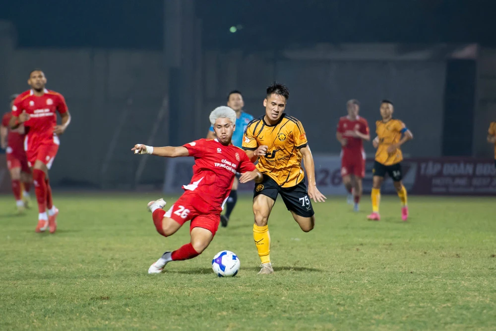 vong-19-v-league-ruc-lua-va-menh-lenh-phai-thang (2).jpg