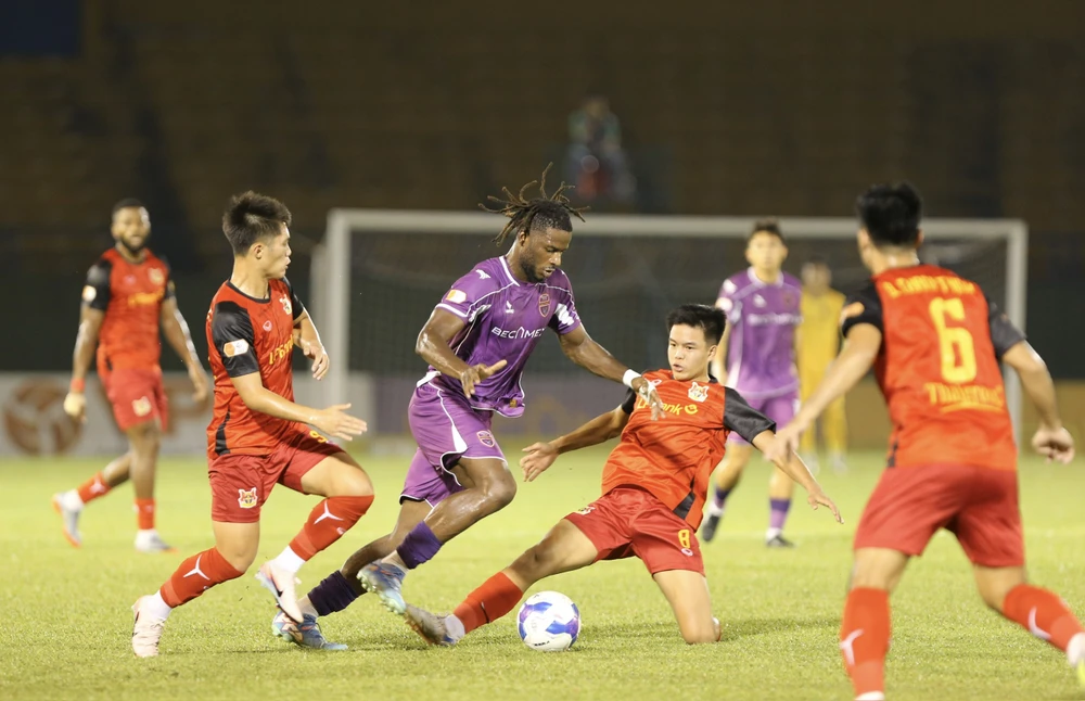 vong-19-v-league-ruc-lua-va-menh-lenh-phai-thang (4).jpg