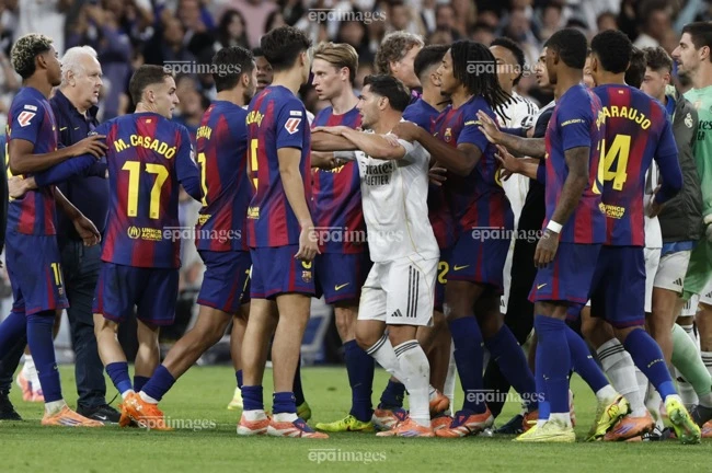 real-madrid-khong-chiu-cui-dau-trong-ngay-barca-dang-quang (3).jpg