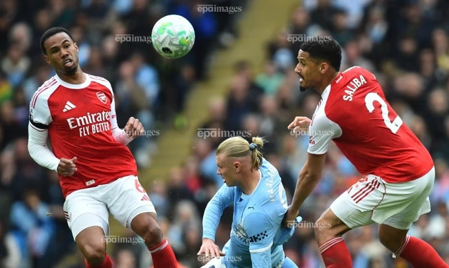 arsenal-thoat-the-do-man-city-rong-cua-vo-dich (1).jpg