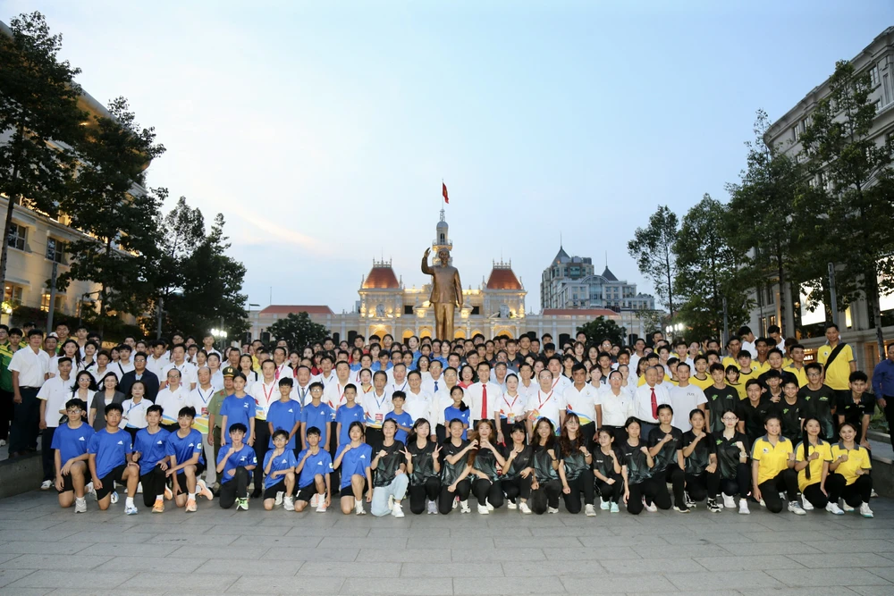 tp-hcm-thap-lua-dai-hoi-tdtt (1).jpg