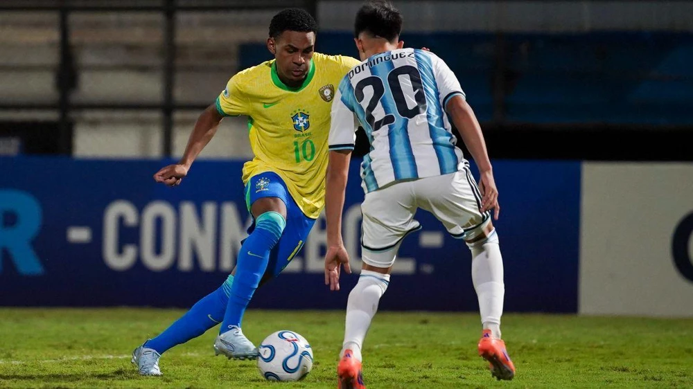 man-united-phai-bo-ra-34-trieu-bang-de-mua-sao-mai-16-tuoi (2).jpg