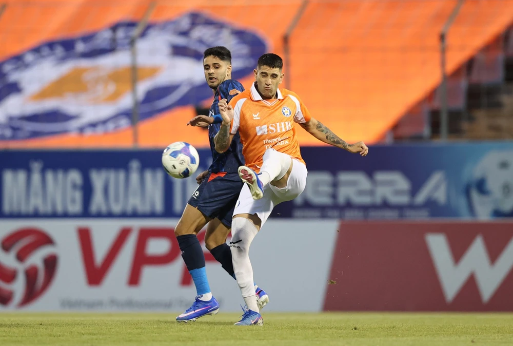 ngoai-binh-ap-dao-tien-linh-roi-tu-do (2).jpg