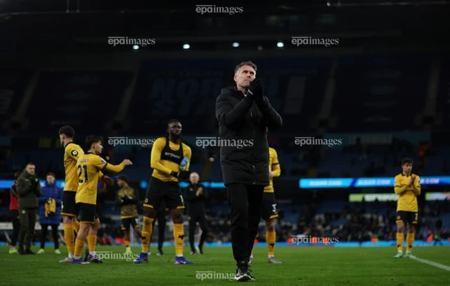 premier-league-chinh-thuc-tien-mot-doi-xuong-hang-tottenham-run-ray (3).jpg